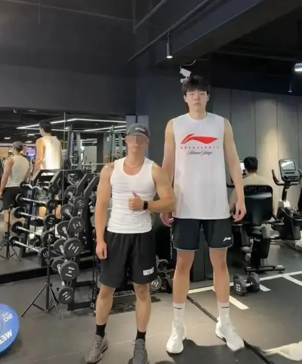 健身房锻炼